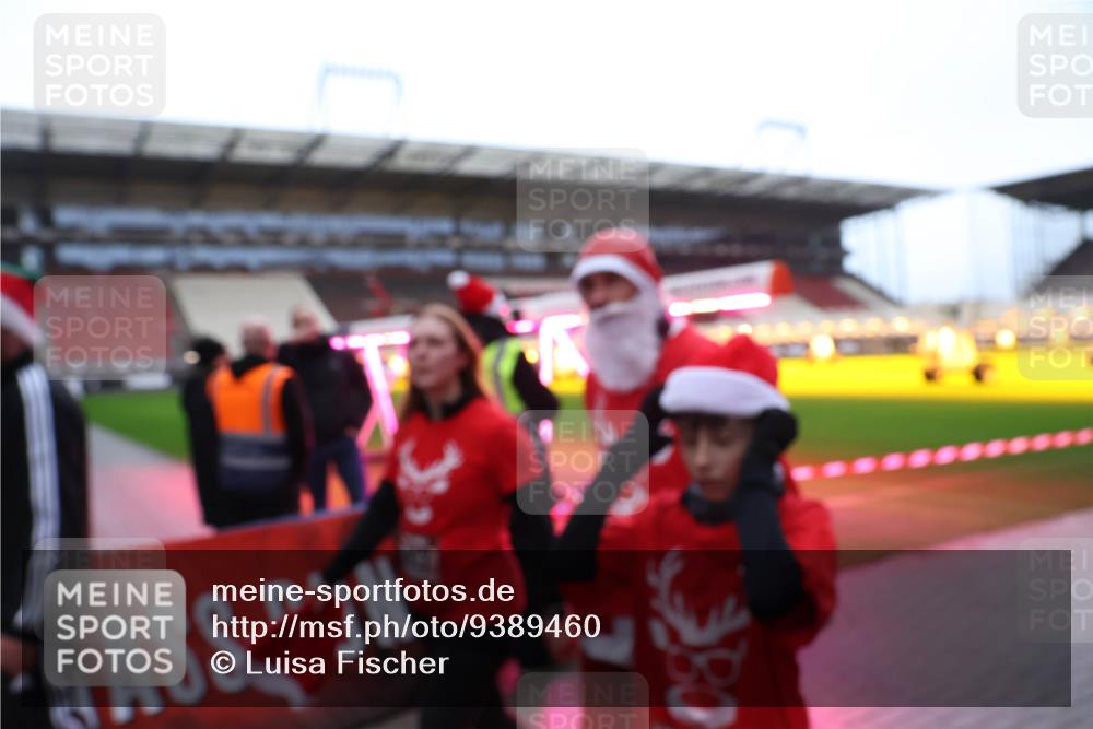 07.12.2025 - St. Pauli X-Mass-Run No. 15 Luisa Fischer http://msf.ph/oto/9389460 07.12.2025 12:04:15 Ziel 255, 258, 263, 723, 778, 795, 923, 1236, 1357, 3081, 3082, 3316, 3317, 3753, 3807, 3851, 3994, 3996, 3997, 4006, 4011, 4021, 4022, 4047, 4049, 4131, 4221, 4224, 4241, 4247, 4365, 4367, 4726, 4731, 4732, 4742, 4746, 5007 meine-sportfotos.de