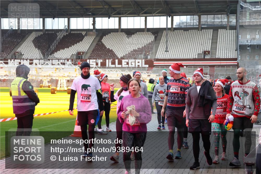 07.12.2025 - St. Pauli X-Mass-Run No. 15 Luisa Fischer http://msf.ph/oto/9389464 07.12.2025 12:04:18 Ziel 4726, 4741, 258, 4743, 06, 3807, 255, 258, 263, 723, 778, 795, 923, 1236, 1357, 2091, 2398, 3081, 3082, 3121, 3316, 3317, 3705, 3753, 3807, 3851, 3983, 3985, 3994, 3996, 3997, 4006, 4011, 4021, 4022, 4047, 4049, 4131, 4221, 4224, 4241, 4247, 4365, 4367, 4726, 4731, 4742, 4746, 5007 meine-sportfotos.de