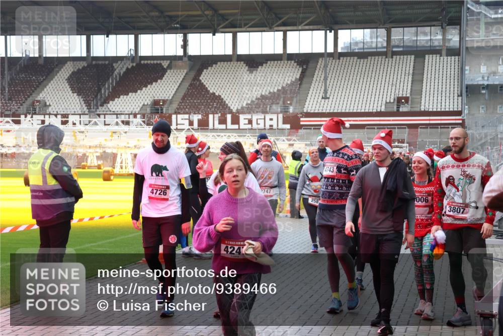 07.12.2025 - St. Pauli X-Mass-Run No. 15 Luisa Fischer http://msf.ph/oto/9389466 07.12.2025 12:04:19 Ziel 4726, 424, 2747, 258, 4743, 1, 006, 3807, 255, 258, 263, 723, 778, 795, 923, 1228, 1231, 1236, 1357, 2091, 2398, 3081, 3082, 3121, 3316, 3317, 3705, 3753, 3807, 3851, 3983, 3985, 3994, 3996, 3997, 4006, 4011, 4021, 4022, 4047, 4049, 4131, 4221, 4224, 4241, 4247, 4305, 4365, 4367, 4726, 4731, 4742, 4746, 5007 meine-sportfotos.de