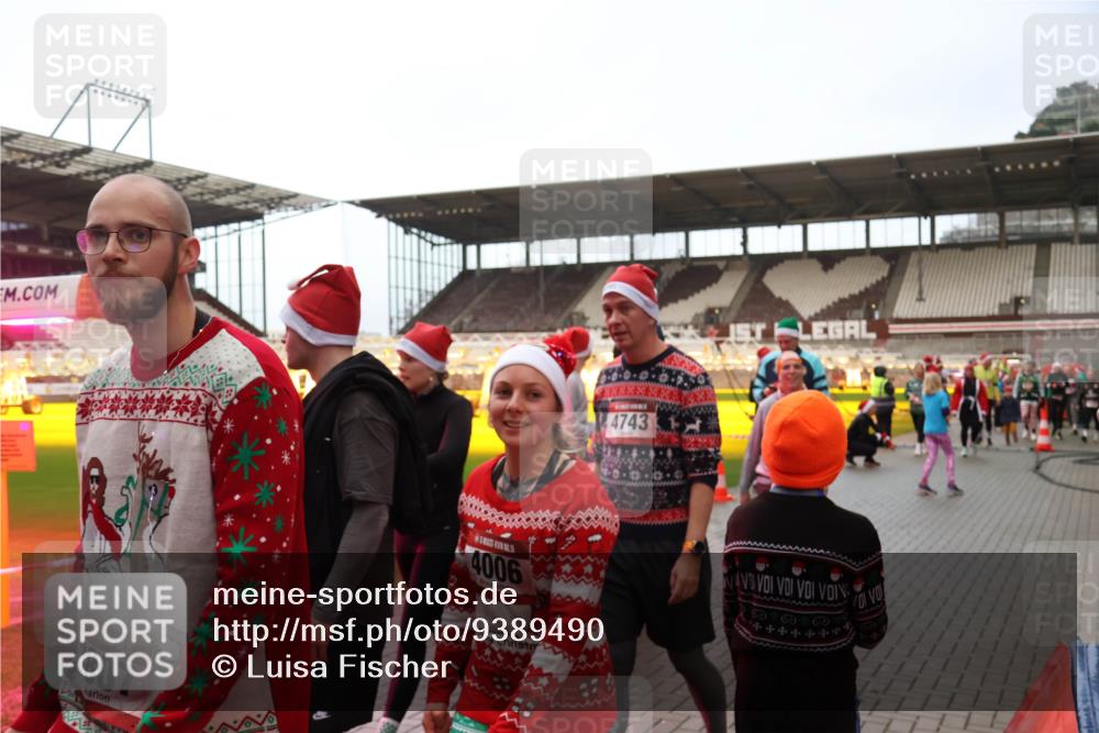 07.12.2025 - St. Pauli X-Mass-Run No. 15 Luisa Fischer http://msf.ph/oto/9389490 07.12.2025 12:04:25 Ziel 15, 807, 4006, 4743, 255, 258, 263, 723, 778, 795, 923, 1228, 1231, 1236, 1357, 1490, 1504, 2091, 2398, 3081, 3082, 3121, 3316, 3317, 3705, 3753, 3851, 3983, 3985, 3994, 3996, 3997, 4008, 4011, 4021, 4047, 4049, 4131, 4221, 4224, 4247, 4302, 4305, 4311, 4365, 4367, 4374, 4386, 4726, 4728, 4731, 4742, 4746 meine-sportfotos.de