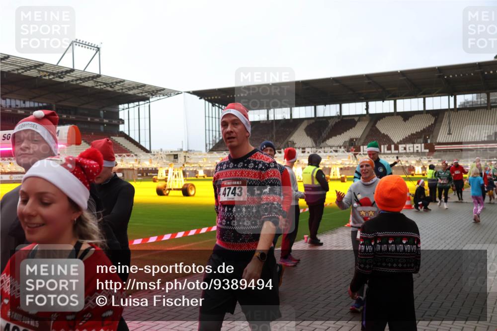 07.12.2025 - St. Pauli X-Mass-Run No. 15 Luisa Fischer http://msf.ph/oto/9389494 07.12.2025 12:04:26 Ziel 5, 4743, 255, 258, 263, 723, 778, 795, 923, 1228, 1231, 1236, 1357, 1490, 1504, 2091, 2398, 3081, 3082, 3121, 3316, 3317, 3705, 3753, 3851, 3983, 3985, 3994, 3996, 3997, 4008, 4011, 4021, 4047, 4049, 4131, 4221, 4224, 4247, 4302, 4305, 4311, 4365, 4367, 4374, 4386, 4728, 4742, 4746 meine-sportfotos.de