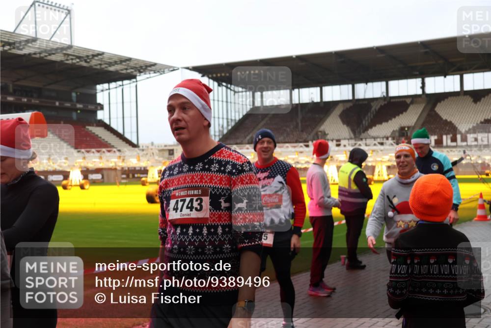 07.12.2025 - St. Pauli X-Mass-Run No. 15 Luisa Fischer http://msf.ph/oto/9389496 07.12.2025 12:04:26 Ziel 15, 4743, 255, 258, 263, 723, 778, 795, 923, 1228, 1231, 1236, 1357, 1490, 1504, 2091, 2398, 3081, 3082, 3121, 3316, 3317, 3705, 3753, 3851, 3983, 3985, 3994, 3996, 3997, 4008, 4011, 4021, 4047, 4049, 4131, 4221, 4224, 4247, 4302, 4305, 4311, 4365, 4367, 4374, 4386, 4728, 4742, 4746 meine-sportfotos.de