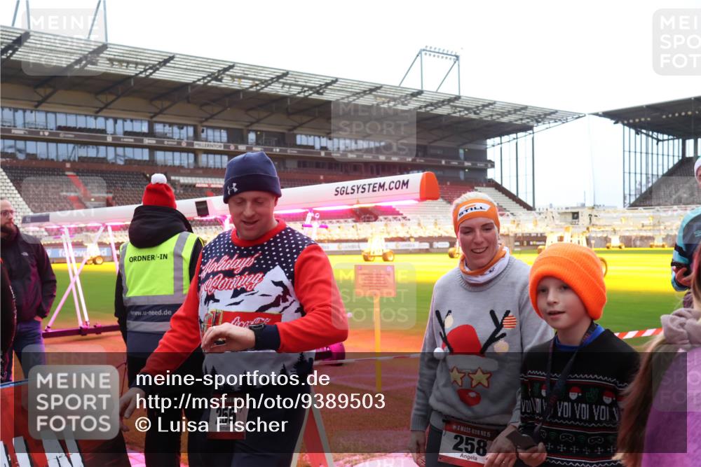 07.12.2025 - St. Pauli X-Mass-Run No. 15 Luisa Fischer http://msf.ph/oto/9389503 07.12.2025 12:04:29 Ziel 15, 255, 15, 258, 255, 258, 263, 723, 778, 795, 923, 1228, 1231, 1236, 1357, 1490, 1504, 2091, 2398, 3081, 3082, 3121, 3316, 3317, 3705, 3753, 3851, 3983, 3985, 3994, 3996, 3997, 4008, 4011, 4021, 4047, 4049, 4131, 4221, 4224, 4302, 4305, 4311, 4365, 4367, 4374, 4375, 4386, 4728, 4742 meine-sportfotos.de
