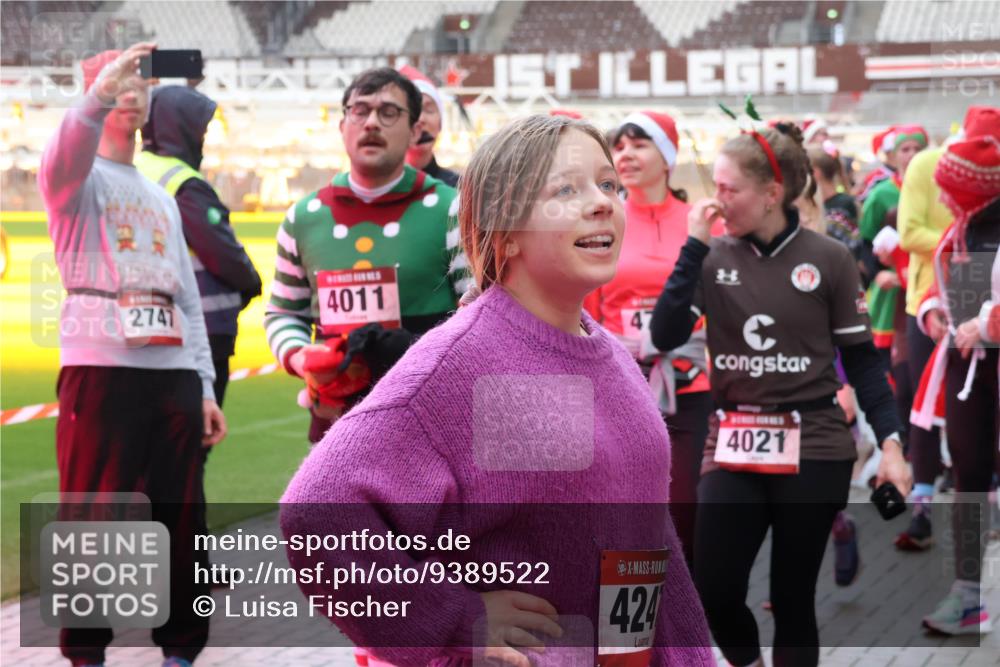 07.12.2025 - St. Pauli X-Mass-Run No. 15 Luisa Fischer http://msf.ph/oto/9389522 07.12.2025 12:04:41 Ziel 2747, 4011, 424, 4021, 778, 795, 923, 1228, 1231, 1236, 1357, 1490, 1504, 2091, 2398, 2404, 2410, 2769, 3121, 3675, 3705, 3753, 3833, 3851, 3983, 3985, 4008, 4011, 4021, 4047, 4049, 4056, 4059, 4131, 4302, 4305, 4311, 4365, 4367, 4374, 4375, 4386, 4728 meine-sportfotos.de