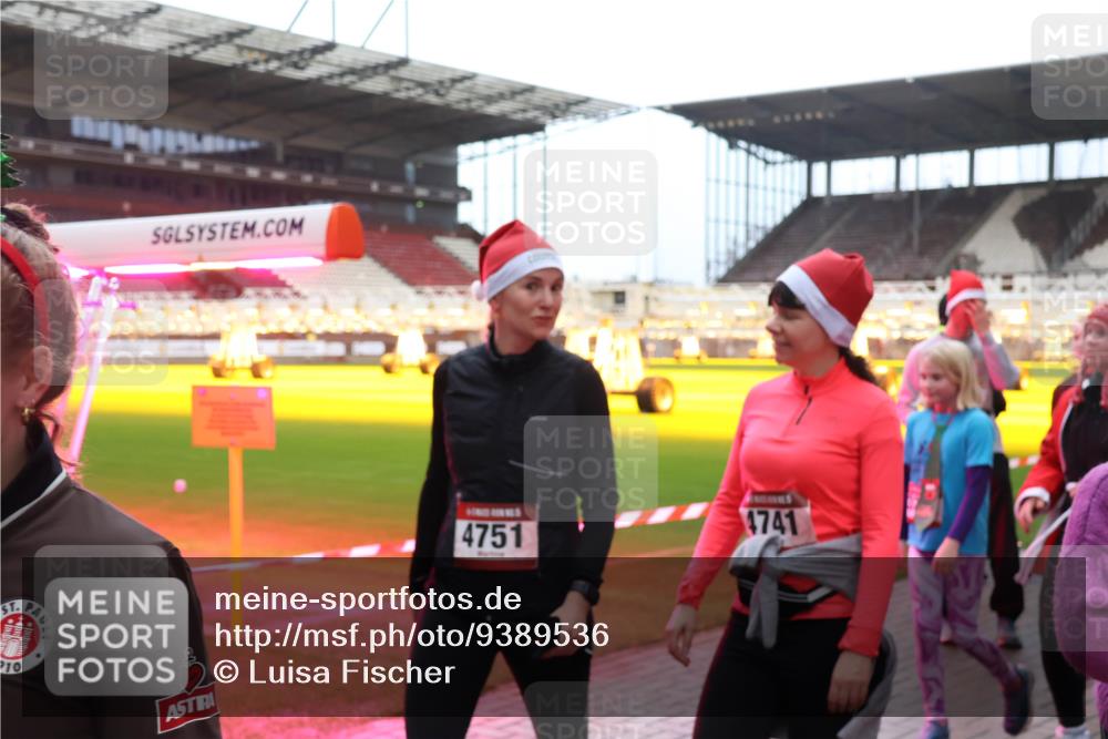 07.12.2025 - St. Pauli X-Mass-Run No. 15 Luisa Fischer http://msf.ph/oto/9389536 07.12.2025 12:04:45 Ziel 10, 4751, 4741, 778, 795, 923, 1228, 1231, 1236, 1357, 1490, 1504, 2091, 2398, 2404, 2410, 2769, 3121, 3675, 3705, 3753, 3833, 3851, 3983, 3985, 4008, 4047, 4049, 4056, 4059, 4131, 4302, 4305, 4311, 4365, 4367, 4374, 4375, 4386, 4728 meine-sportfotos.de