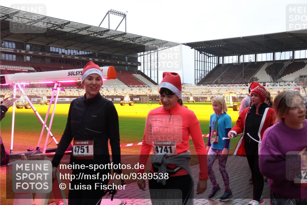 07.12.2025 - St. Pauli X-Mass-Run No. 15 Luisa Fischer http://msf.ph/oto/9389538 07.12.2025 12:04:46 Ziel 15, 4751, 15, 4741, 42, 778, 795, 923, 1228, 1231, 1236, 1357, 1490, 1504, 2091, 2398, 2404, 2410, 2769, 3121, 3604, 3675, 3688, 3705, 3725, 3753, 3833, 3851, 3983, 3985, 4008, 4047, 4049, 4056, 4059, 4131, 4302, 4305, 4311, 4365, 4367, 4374, 4375, 4386, 4728 meine-sportfotos.de