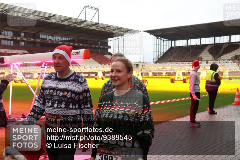 07.12.2025 - St. Pauli X-Mass-Run No. 15 Luisa Fischer http://msf.ph/oto/9389545 07.12.2025 12:04:53 Ziel 15, 3994, 15, 3007, 778, 795, 923, 1228, 1231, 1236, 1357, 1490, 1504, 2091, 2398, 2404, 2410, 2769, 3121, 3604, 3675, 3688, 3705, 3725, 3753, 3833, 3851, 3983, 3985, 4008, 4047, 4049, 4056, 4059, 4131, 4302, 4305, 4311, 4365, 4367, 4374, 4375, 4386, 4417, 4418, 4420, 4728 meine-sportfotos.de