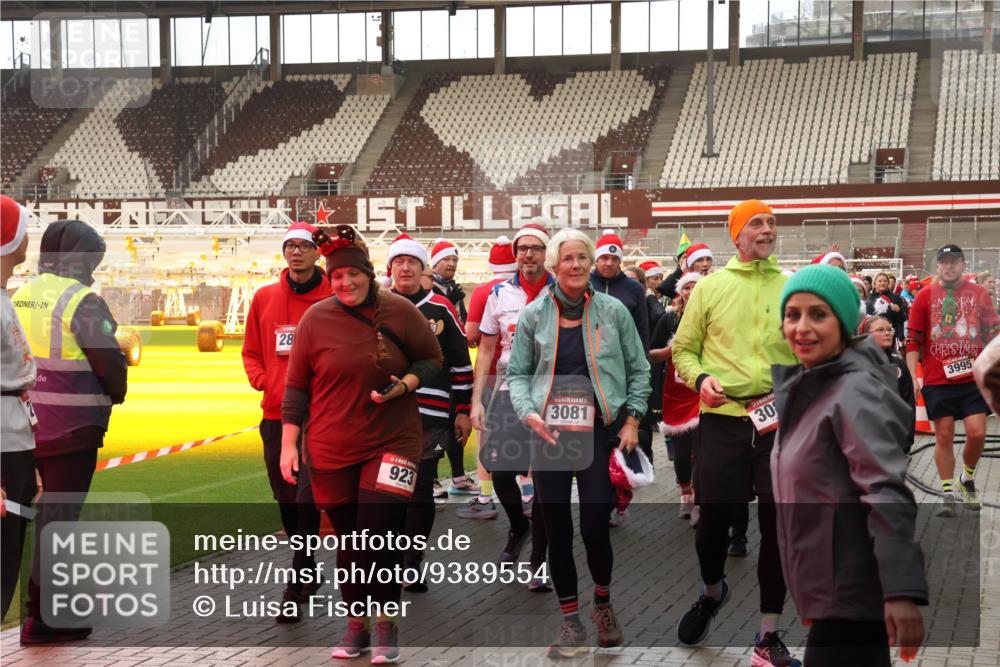 07.12.2025 - St. Pauli X-Mass-Run No. 15 Luisa Fischer http://msf.ph/oto/9389554 07.12.2025 12:04:55 Ziel 28, 923, 3081, 30, 3995, 778, 795, 923, 1228, 1231, 1236, 1357, 1490, 1504, 2091, 2398, 2404, 2410, 2769, 3121, 3604, 3675, 3688, 3705, 3725, 3753, 3833, 3851, 3983, 3985, 4008, 4056, 4059, 4302, 4305, 4311, 4374, 4375, 4386, 4417, 4418, 4420, 4728 meine-sportfotos.de