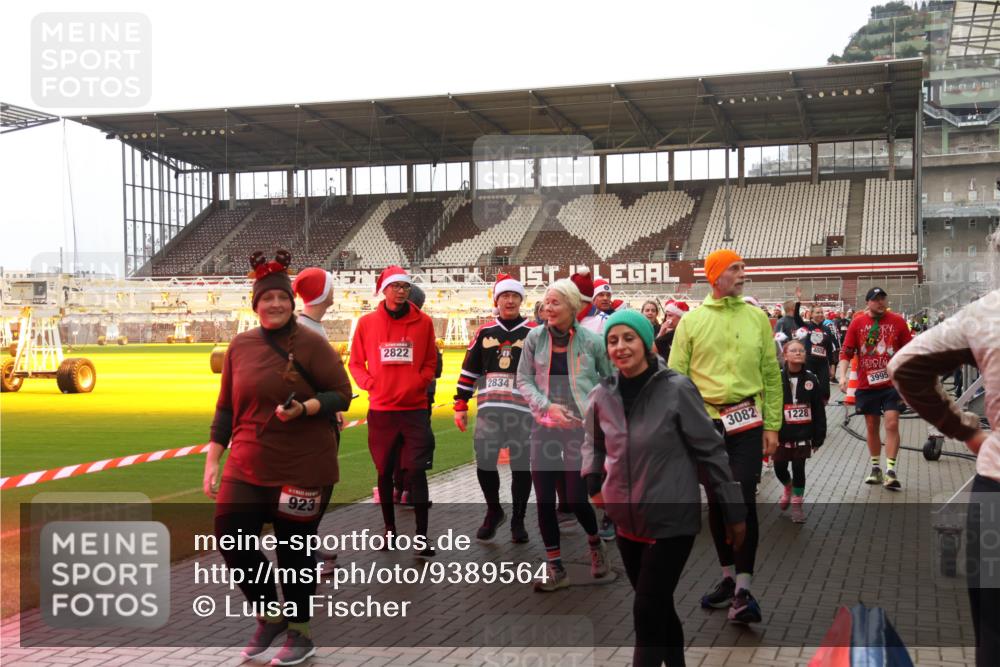 07.12.2025 - St. Pauli X-Mass-Run No. 15 Luisa Fischer http://msf.ph/oto/9389564 07.12.2025 12:04:58 Ziel 923, 2822, 2834, 3082, 1228, 3995, 778, 795, 923, 1228, 1231, 1490, 1504, 2091, 2398, 2404, 2410, 2769, 3021, 3121, 3577, 3581, 3604, 3675, 3688, 3705, 3725, 3833, 3983, 3985, 4008, 4056, 4059, 4302, 4305, 4311, 4329, 4374, 4375, 4386, 4417, 4418, 4420, 4728 meine-sportfotos.de
