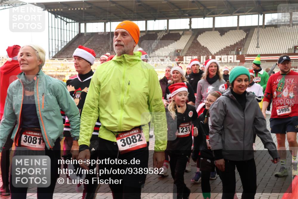07.12.2025 - St. Pauli X-Mass-Run No. 15 Luisa Fischer http://msf.ph/oto/9389582 07.12.2025 12:05:02 Ziel 15, 3081, 15, 3082, 1231, 4365, 3995, 923, 1228, 1231, 1490, 1504, 2091, 2398, 2404, 2410, 2769, 3021, 3121, 3175, 3176, 3487, 3569, 3577, 3581, 3604, 3675, 3688, 3705, 3725, 3833, 3983, 3985, 4008, 4056, 4059, 4302, 4305, 4311, 4329, 4374, 4375, 4386, 4417, 4418, 4420, 4728 meine-sportfotos.de