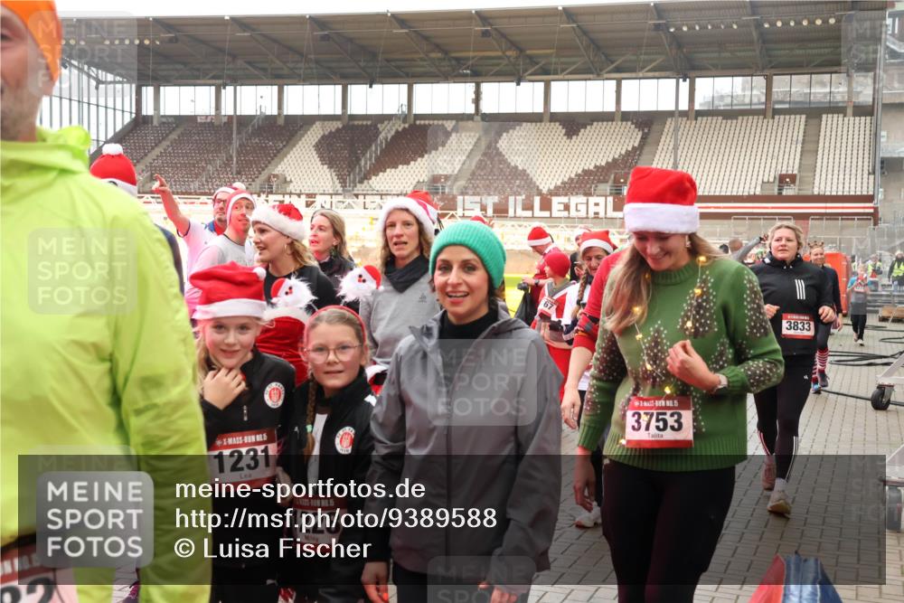 07.12.2025 - St. Pauli X-Mass-Run No. 15 Luisa Fischer http://msf.ph/oto/9389588 07.12.2025 12:05:03 Ziel 15, 1231, 15, 1228, 15, 3753, 3833, 1228, 1231, 1490, 1504, 2091, 2398, 2404, 2410, 2769, 3021, 3121, 3175, 3176, 3487, 3569, 3577, 3581, 3604, 3675, 3688, 3705, 3725, 3833, 3983, 3985, 4008, 4056, 4059, 4302, 4305, 4311, 4329, 4374, 4375, 4386, 4417, 4418, 4420, 4728 meine-sportfotos.de