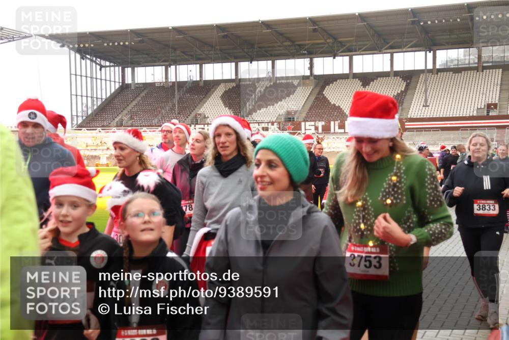 07.12.2025 - St. Pauli X-Mass-Run No. 15 Luisa Fischer http://msf.ph/oto/9389591 07.12.2025 12:05:04 Ziel 1231, 78, 3753, 3833, 1228, 1231, 1490, 1504, 2091, 2398, 2404, 2410, 2769, 3021, 3121, 3175, 3176, 3487, 3569, 3577, 3581, 3604, 3675, 3688, 3705, 3725, 3833, 3983, 3985, 4008, 4056, 4059, 4302, 4305, 4311, 4329, 4374, 4375, 4386, 4417, 4418, 4420, 4728 meine-sportfotos.de