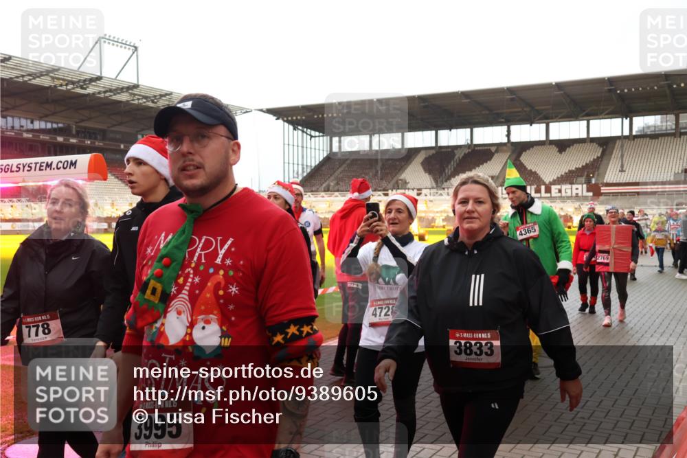 07.12.2025 - St. Pauli X-Mass-Run No. 15 Luisa Fischer http://msf.ph/oto/9389605 07.12.2025 12:05:07 Ziel 1, 15, 778, 15, 3995, 4728, 15, 3833, 4365, 2769, 1228, 1231, 1490, 1504, 2404, 2410, 2769, 3021, 3175, 3176, 3487, 3569, 3577, 3581, 3604, 3675, 3688, 3725, 3833, 4008, 4056, 4059, 4302, 4305, 4311, 4329, 4374, 4375, 4386, 4417, 4418, 4420, 4728 meine-sportfotos.de