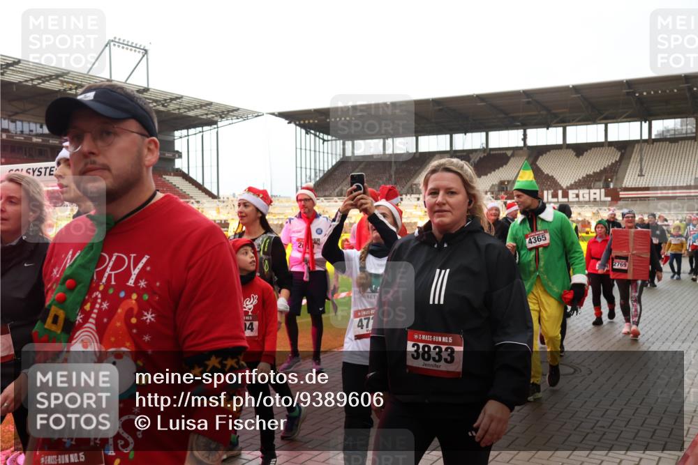 07.12.2025 - St. Pauli X-Mass-Run No. 15 Luisa Fischer http://msf.ph/oto/9389606 07.12.2025 12:05:08 Ziel 15, 04, 471, 15, 3833, 4365, 2769, 1490, 1504, 2404, 2410, 2769, 3021, 3175, 3176, 3487, 3569, 3577, 3581, 3604, 3675, 3688, 3725, 3833, 4008, 4056, 4059, 4302, 4311, 4329, 4374, 4375, 4386, 4417, 4418, 4420, 4728 meine-sportfotos.de