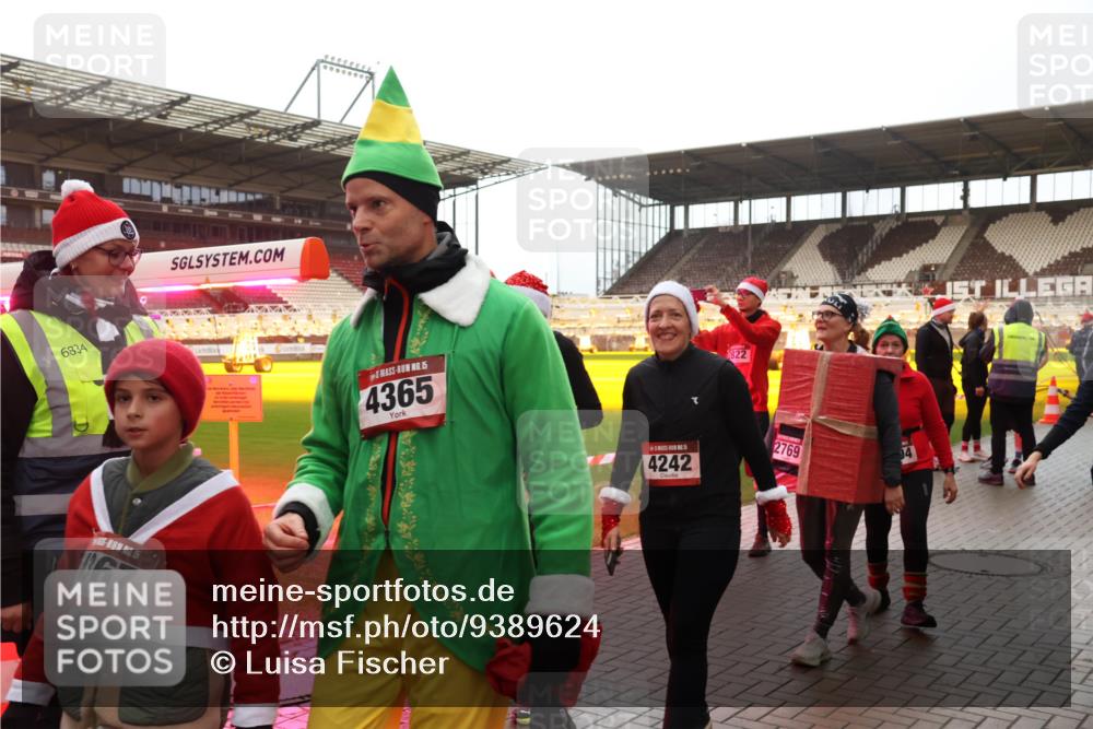 07.12.2025 - St. Pauli X-Mass-Run No. 15 Luisa Fischer http://msf.ph/oto/9389624 07.12.2025 12:05:12 Ziel 6834, 15, 67, 15, 4365, 822, 4242, 2769, 94, 1490, 2404, 2410, 2769, 3021, 3175, 3176, 3372, 3487, 3569, 3577, 3581, 3604, 3675, 3688, 3725, 3833, 4056, 4059, 4329, 4374, 4375, 4386, 4417, 4418, 4420 meine-sportfotos.de