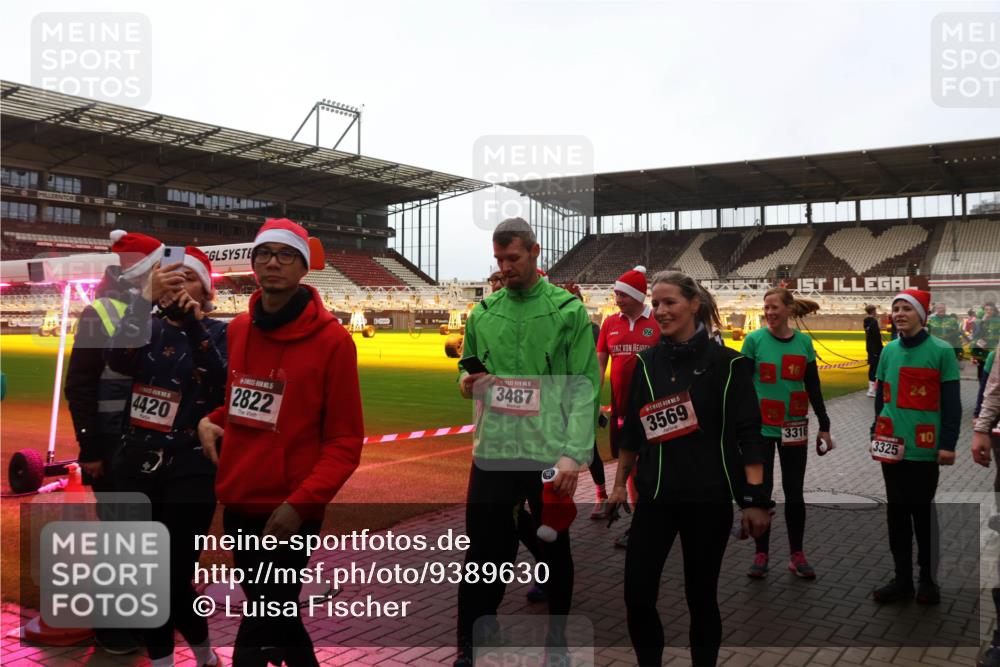 07.12.2025 - St. Pauli X-Mass-Run No. 15 Luisa Fischer http://msf.ph/oto/9389630 07.12.2025 12:05:37 Ziel 5, 4420, 2822, 5, 3487, 96, 3569, 16, 3316, 3325, 10, 666, 860, 1244, 1303, 1304, 1444, 1445, 1446, 1781, 2227, 3021, 3175, 3176, 3268, 3273, 3279, 3372, 3487, 3569, 3577, 3581, 4329, 4417, 4418, 4420, 4719, 4729, 4748, 4787, 4789 meine-sportfotos.de