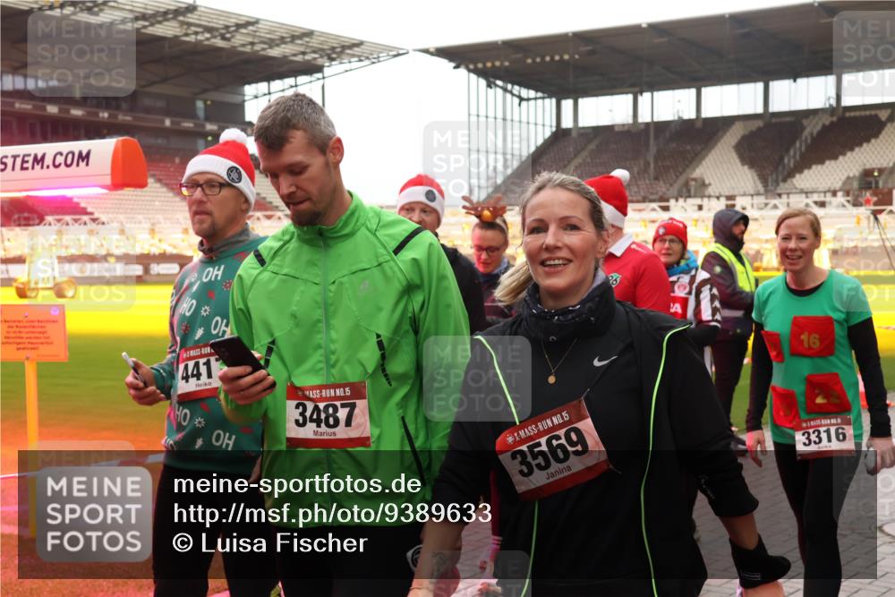 07.12.2025 - St. Pauli X-Mass-Run No. 15 Luisa Fischer http://msf.ph/oto/9389633 07.12.2025 12:05:37 Ziel 441, 15, 3487, 15, 3569, 26, 16, 3316, 666, 860, 1244, 1303, 1304, 1444, 1445, 1446, 1781, 2227, 3021, 3175, 3176, 3268, 3273, 3279, 3372, 3487, 3569, 3577, 3581, 4329, 4417, 4418, 4420, 4719, 4729, 4748, 4787, 4789 meine-sportfotos.de