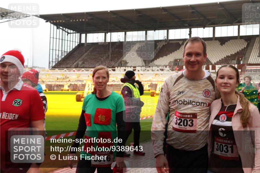 07.12.2025 - St. Pauli X-Mass-Run No. 15 Luisa Fischer http://msf.ph/oto/9389643 07.12.2025 12:05:39 Ziel 96, 16, 15, 3203, 15, 3031, 15, 3316, 666, 860, 1244, 1303, 1304, 1444, 1445, 1446, 1781, 2227, 3021, 3175, 3176, 3268, 3273, 3279, 3372, 3487, 3569, 3577, 3581, 4329, 4719, 4729, 4748, 4787, 4788, 4789 meine-sportfotos.de
