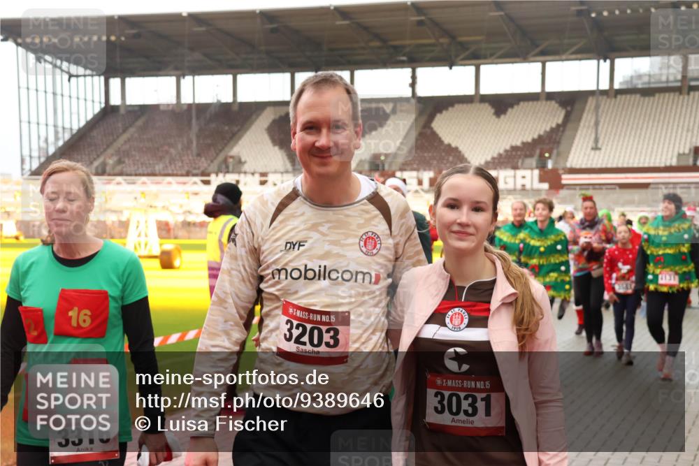 07.12.2025 - St. Pauli X-Mass-Run No. 15 Luisa Fischer http://msf.ph/oto/9389646 07.12.2025 12:05:40 Ziel 16, 210, 15, 3203, 1910, 15, 3316, 15, 3031, 666, 860, 1244, 1303, 1304, 1444, 1445, 1446, 1781, 2227, 3021, 3175, 3176, 3268, 3273, 3279, 3372, 3487, 3569, 3577, 3581, 4329, 4719, 4729, 4748, 4787, 4788, 4789 meine-sportfotos.de