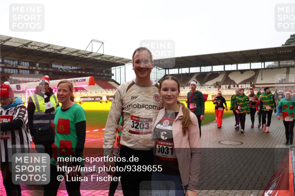 07.12.2025 - St. Pauli X-Mass-Run No. 15 Luisa Fischer http://msf.ph/oto/9389655 07.12.2025 12:05:42 Ziel 6834, 121, 16, 332, 15, 3316, 4329, 15, 3203, 15, 3031, 3323, 666, 860, 1244, 1303, 1304, 1444, 1445, 1446, 1781, 2227, 3021, 3175, 3176, 3268, 3273, 3279, 3372, 3487, 3569, 3577, 3581, 4329, 4719, 4729, 4748, 4787, 4788, 4789 meine-sportfotos.de