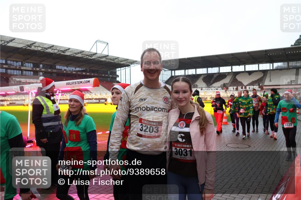 07.12.2025 - St. Pauli X-Mass-Run No. 15 Luisa Fischer http://msf.ph/oto/9389658 07.12.2025 12:05:43 Ziel 63, 11, 15, 3203, 15, 3031, 3322, 3021, 3323, 666, 860, 1244, 1303, 1304, 1444, 1445, 1446, 1781, 2227, 3021, 3175, 3176, 3268, 3273, 3279, 3372, 3487, 3569, 3577, 3581, 4329, 4719, 4729, 4748, 4787, 4788, 4789 meine-sportfotos.de