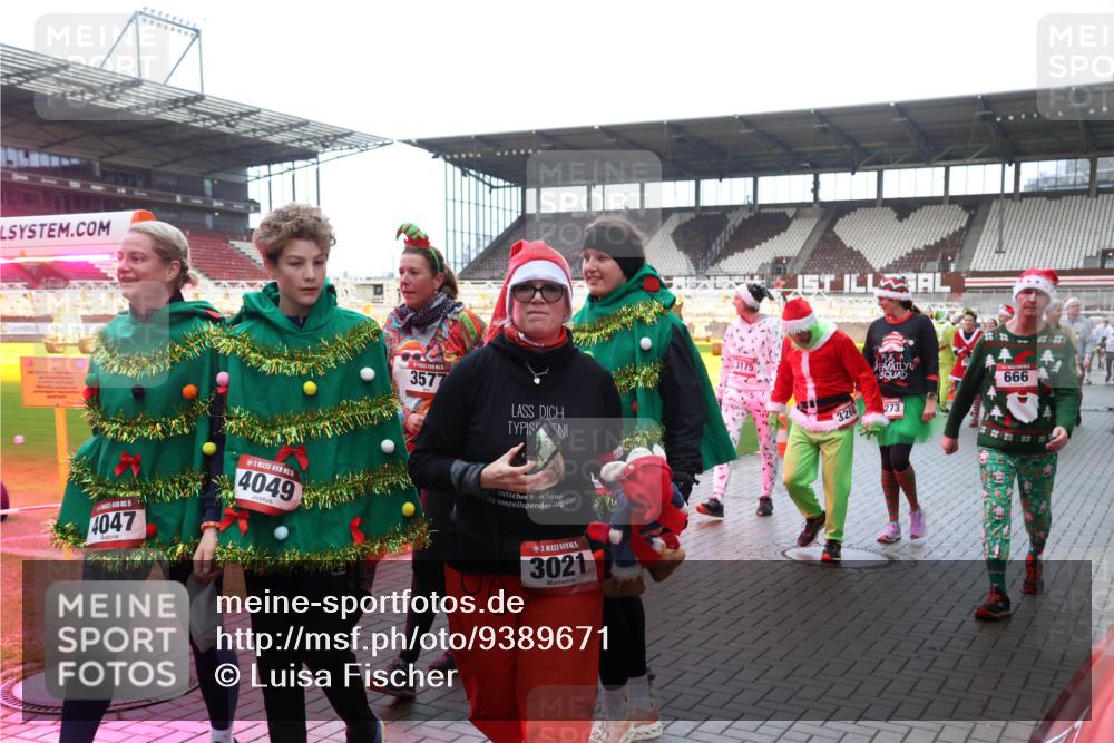 07.12.2025 - St. Pauli X-Mass-Run No. 15 Luisa Fischer http://msf.ph/oto/9389671 07.12.2025 12:05:50 Ziel 3577, 15, 4047, 5, 4049, 3021, 3175, 666, 3268, 273, 666, 860, 1244, 1303, 1304, 1444, 1445, 1446, 1781, 2227, 3268, 3273, 3279, 3372, 3569, 4719, 4729, 4748, 4787, 4788, 4789 meine-sportfotos.de
