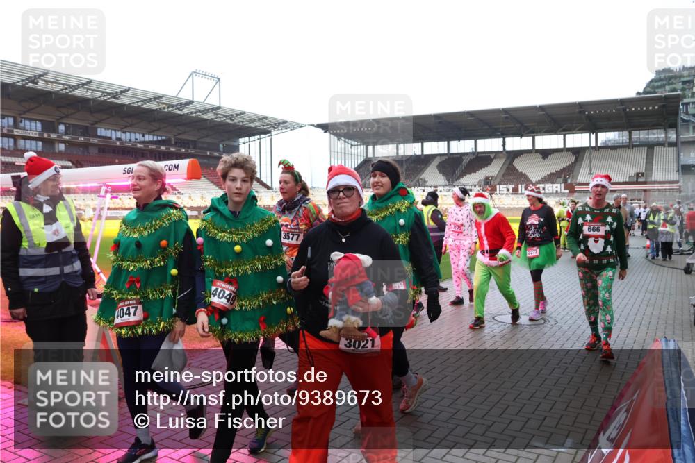 07.12.2025 - St. Pauli X-Mass-Run No. 15 Luisa Fischer http://msf.ph/oto/9389673 07.12.2025 12:05:51 Ziel 6834, 4047, 4049, 3577, 666, 3273, 3021, 666, 860, 1244, 1303, 1304, 1444, 1445, 1446, 1781, 2227, 3268, 3273, 3279, 3372, 4719, 4729, 4748, 4787, 4788, 4789 meine-sportfotos.de