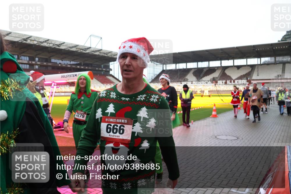 07.12.2025 - St. Pauli X-Mass-Run No. 15 Luisa Fischer http://msf.ph/oto/9389685 07.12.2025 12:05:54 Ziel 3279, 15, 666, 666, 860, 1244, 1303, 1304, 1444, 1445, 1446, 1781, 2227, 3268, 3273, 3279, 3372, 4719, 4729, 4748, 4787, 4788, 4789 meine-sportfotos.de