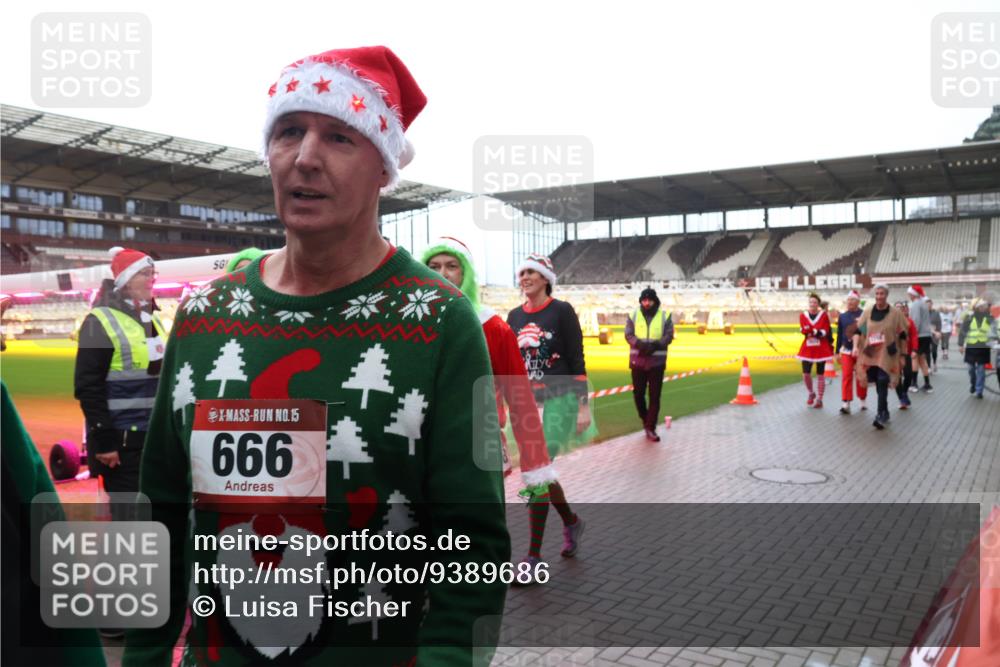07.12.2025 - St. Pauli X-Mass-Run No. 15 Luisa Fischer http://msf.ph/oto/9389686 07.12.2025 12:05:54 Ziel 15, 666, 666, 860, 1244, 1303, 1304, 1444, 1445, 1446, 1781, 2227, 3268, 3273, 3279, 3372, 4719, 4729, 4748, 4787, 4788, 4789 meine-sportfotos.de