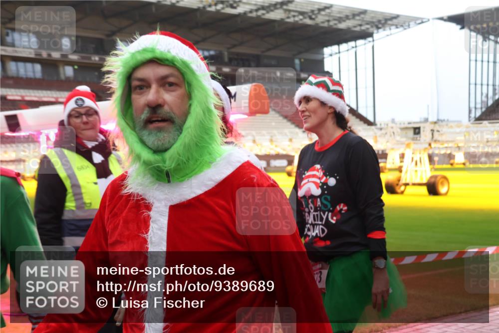 07.12.2025 - St. Pauli X-Mass-Run No. 15 Luisa Fischer http://msf.ph/oto/9389689 07.12.2025 12:05:55 Ziel 6834, 3, 666, 860, 1244, 1303, 1304, 1444, 1445, 1446, 1781, 2227, 3268, 3273, 3279, 3372, 4719, 4729, 4748, 4787, 4788, 4789 meine-sportfotos.de