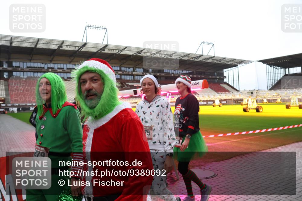 07.12.2025 - St. Pauli X-Mass-Run No. 15 Luisa Fischer http://msf.ph/oto/9389692 07.12.2025 12:05:56 Ziel 15, 279, 75, 273, 666, 860, 1244, 1303, 1304, 1444, 1445, 1446, 1781, 2227, 3268, 3273, 3279, 3372, 4719, 4729, 4748, 4787, 4788, 4789 meine-sportfotos.de