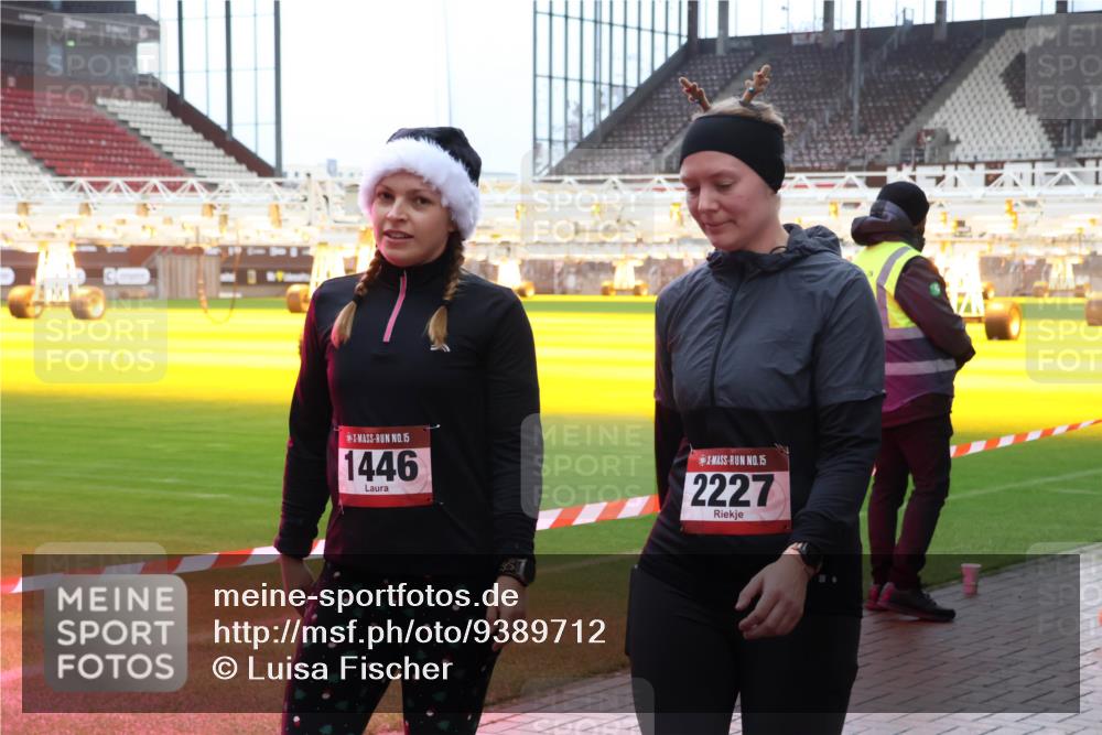 07.12.2025 - St. Pauli X-Mass-Run No. 15 Luisa Fischer http://msf.ph/oto/9389712 07.12.2025 12:06:07 Ziel 15, 1446, 15, 2227, 5, 6, 666, 760, 768, 860, 1244, 1303, 1781, 2227, 3106, 3107, 3137, 4019, 4020, 4176, 4307, 4326, 4327, 4357, 4719, 4729, 4748, 4787, 4788, 4789 meine-sportfotos.de
