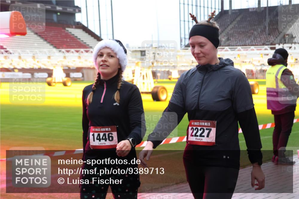 07.12.2025 - St. Pauli X-Mass-Run No. 15 Luisa Fischer http://msf.ph/oto/9389713 07.12.2025 12:06:07 Ziel 15, 1446, 15, 2227, 5, 6, 666, 760, 768, 860, 1244, 1303, 1781, 2227, 3106, 3107, 3137, 4019, 4020, 4176, 4307, 4326, 4327, 4357, 4719, 4729, 4748, 4787, 4788, 4789 meine-sportfotos.de
