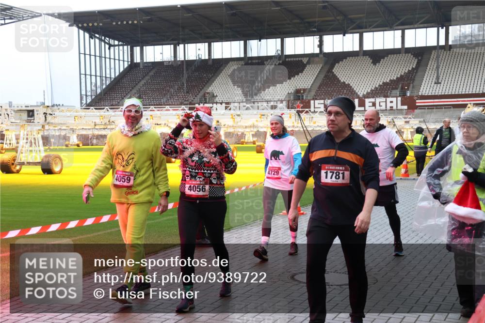 07.12.2025 - St. Pauli X-Mass-Run No. 15 Luisa Fischer http://msf.ph/oto/9389722 07.12.2025 12:06:10 Ziel 4059, 4056, 4729, 5, 1781, 5, 6, 760, 768, 1038, 1244, 1303, 1781, 2227, 3106, 3107, 3137, 4019, 4020, 4176, 4307, 4326, 4327, 4357, 4405, 4413, 4719, 4729, 4787, 4788, 4789 meine-sportfotos.de