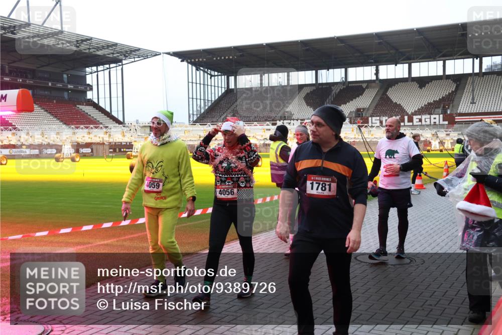 07.12.2025 - St. Pauli X-Mass-Run No. 15 Luisa Fischer http://msf.ph/oto/9389726 07.12.2025 12:06:11 Ziel 4059, 4056, 15, 1781, 5, 6, 760, 768, 1038, 1244, 1303, 1781, 2227, 3106, 3107, 3137, 4019, 4020, 4176, 4307, 4326, 4327, 4357, 4405, 4413, 4719, 4729, 4787, 4788, 4789 meine-sportfotos.de
