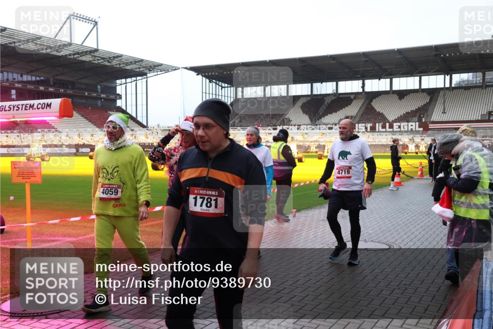 07.12.2025 - St. Pauli X-Mass-Run No. 15 Luisa Fischer http://msf.ph/oto/9389730 07.12.2025 12:06:12 Ziel 186, 4059, 15, 1781, 4719, 5, 6, 760, 768, 1038, 1244, 1303, 1781, 2227, 3106, 3107, 3137, 4019, 4020, 4176, 4307, 4326, 4327, 4357, 4405, 4413, 4719, 4729, 4787, 4788, 4789 meine-sportfotos.de