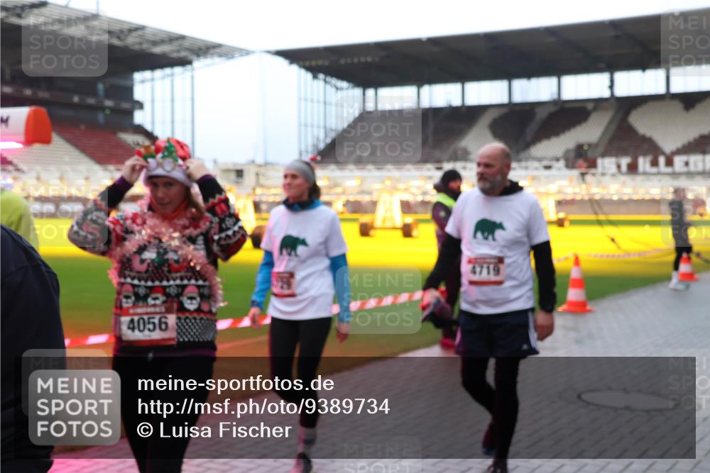 07.12.2025 - St. Pauli X-Mass-Run No. 15 Luisa Fischer http://msf.ph/oto/9389734 07.12.2025 12:06:13 Ziel 4056, 4719, 5, 6, 760, 768, 1038, 1244, 1303, 1781, 2227, 3106, 3107, 3137, 4019, 4020, 4176, 4307, 4326, 4327, 4357, 4405, 4413, 4719, 4729, 4787, 4788, 4789 meine-sportfotos.de