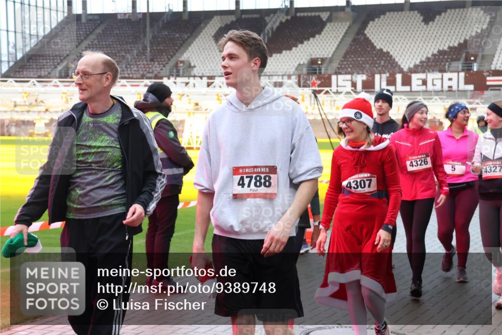 07.12.2025 - St. Pauli X-Mass-Run No. 15 Luisa Fischer http://msf.ph/oto/9389748 07.12.2025 12:06:26 Ziel 15, 4788, 4307, 4326, 5, 4327, 5, 6, 173, 189, 760, 768, 1038, 1956, 1957, 3106, 3107, 3137, 4019, 4020, 4176, 4307, 4326, 4327, 4357, 4405, 4413, 4788 meine-sportfotos.de