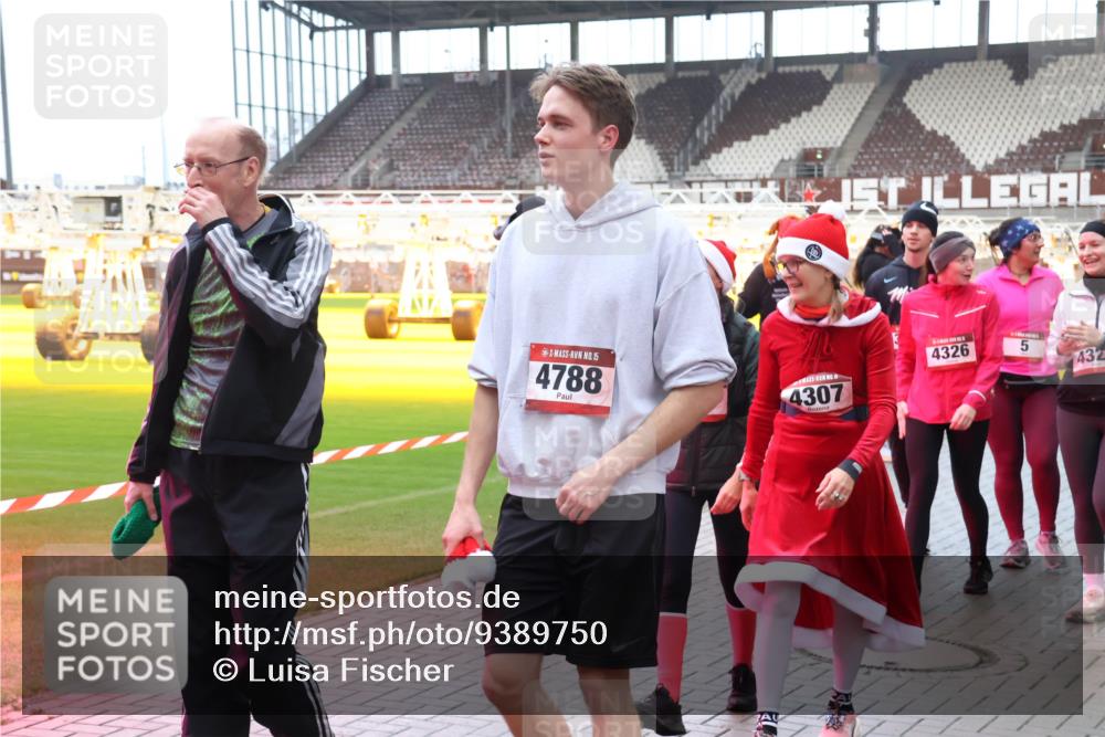 07.12.2025 - St. Pauli X-Mass-Run No. 15 Luisa Fischer http://msf.ph/oto/9389750 07.12.2025 12:06:27 Ziel 15, 4788, 4307, 4326, 5, 432, 5, 6, 173, 189, 760, 768, 1038, 1956, 1957, 3106, 3107, 3137, 4019, 4020, 4176, 4307, 4326, 4327, 4357, 4405, 4413 meine-sportfotos.de