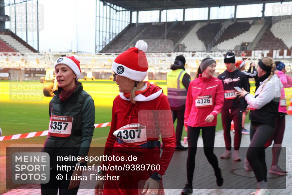 07.12.2025 - St. Pauli X-Mass-Run No. 15 Luisa Fischer http://msf.ph/oto/9389760 07.12.2025 12:06:29 Ziel 15, 4357, 5, 4307, 4326, 3137, 5, 6, 173, 189, 760, 768, 1038, 1353, 1956, 1957, 2018, 3106, 3107, 3137, 4019, 4020, 4176, 4307, 4326, 4327, 4357, 4405, 4413 meine-sportfotos.de