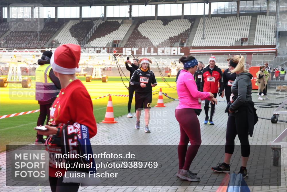 07.12.2025 - St. Pauli X-Mass-Run No. 15 Luisa Fischer http://msf.ph/oto/9389769 07.12.2025 12:06:32 Ziel 748, 310, 760, 4789, 76, 69, 5, 6, 173, 189, 760, 768, 1038, 1347, 1351, 1353, 1956, 1957, 2018, 2415, 3106, 3107, 3137, 4019, 4020, 4176, 4307, 4326, 4327, 4357, 4405, 4413 meine-sportfotos.de