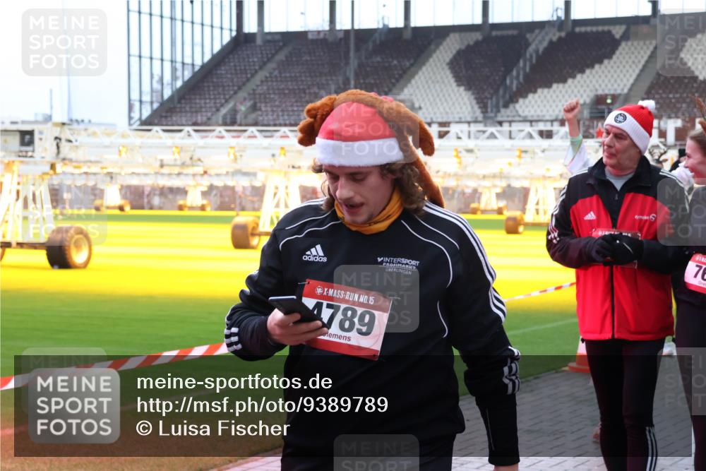 07.12.2025 - St. Pauli X-Mass-Run No. 15 Luisa Fischer http://msf.ph/oto/9389789 07.12.2025 12:06:39 Ziel 15, 4789, 12, 76, 5, 6, 173, 189, 760, 768, 1038, 1347, 1351, 1353, 1956, 1957, 2018, 2415, 3106, 3107, 3137, 4019, 4020, 4176, 4217, 4219, 4222, 4307, 4326, 4327, 4357, 4405, 4413 meine-sportfotos.de