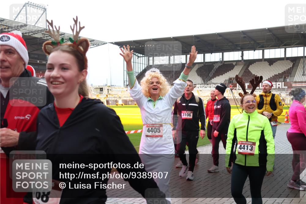 07.12.2025 - St. Pauli X-Mass-Run No. 15 Luisa Fischer http://msf.ph/oto/9389807 07.12.2025 12:06:44 Ziel 15, 68, 15, 4405, 3106, 3137, 15, 4413, 5, 6, 173, 189, 760, 768, 1038, 1347, 1351, 1353, 1956, 1957, 2018, 2415, 3106, 3107, 3137, 4019, 4020, 4176, 4217, 4219, 4222, 4307, 4326, 4327, 4357, 4405, 4413, 4783, 4784 meine-sportfotos.de