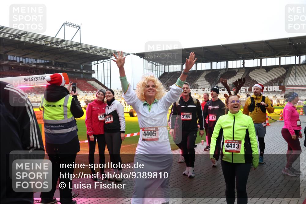 07.12.2025 - St. Pauli X-Mass-Run No. 15 Luisa Fischer http://msf.ph/oto/9389810 07.12.2025 12:06:45 Ziel 432, 1327, 15, 4405, 3106, 3137, 4413, 5, 6, 173, 189, 760, 768, 1038, 1347, 1351, 1353, 1956, 1957, 2018, 2415, 3106, 3107, 3137, 4019, 4020, 4176, 4217, 4219, 4222, 4307, 4326, 4327, 4357, 4405, 4413, 4783, 4784 meine-sportfotos.de