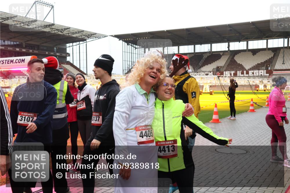 07.12.2025 - St. Pauli X-Mass-Run No. 15 Luisa Fischer http://msf.ph/oto/9389818 07.12.2025 12:06:48 Ziel 15, 3107, 432, 1327, 5, 3137, 4405, 15, 4413, 5, 6, 173, 189, 760, 768, 1038, 1347, 1351, 1353, 1956, 1957, 2018, 2415, 4019, 4020, 4217, 4219, 4222, 4326, 4327, 4403, 4404, 4405, 4413, 4783, 4784 meine-sportfotos.de
