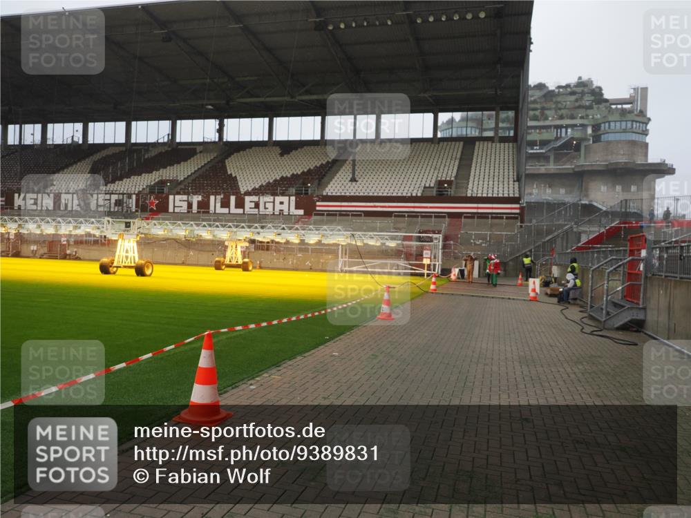 07.12.2025 - St. Pauli X-Mass-Run No. 15 Fabian Wolf http://msf.ph/oto/9389831 07.12.2025 10:22:26 Ziel 1636, 2184, 2817, 2818, 4771, 4774, 4781 meine-sportfotos.de