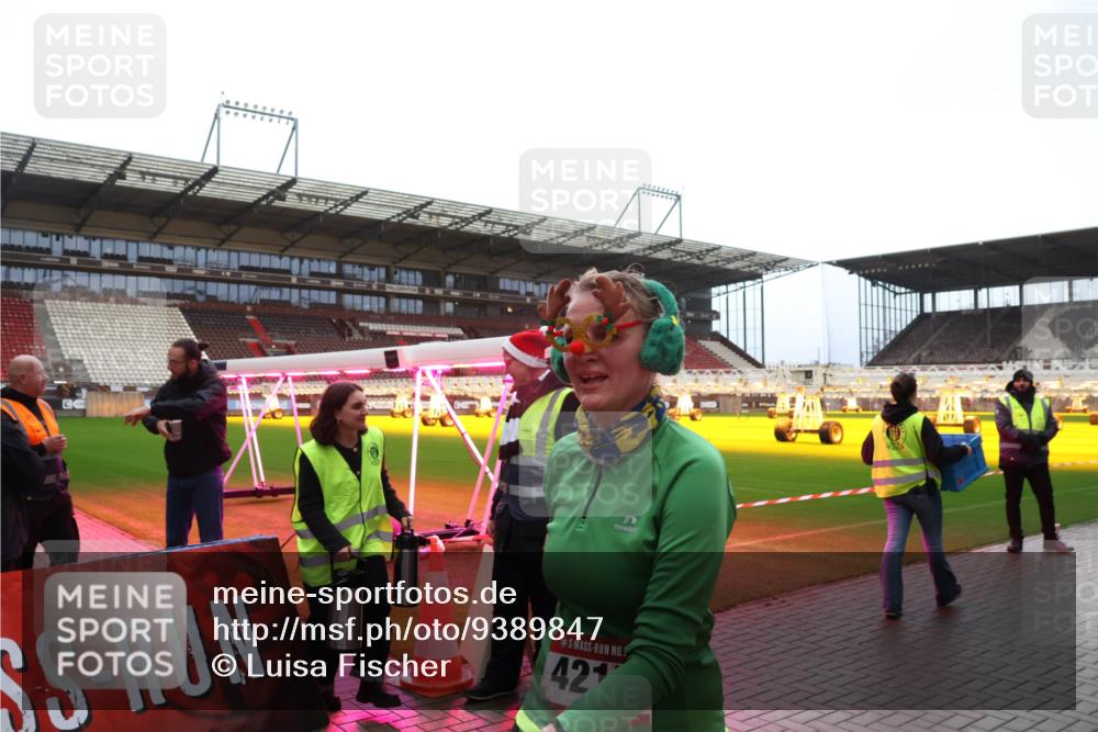 07.12.2025 - St. Pauli X-Mass-Run No. 15 Luisa Fischer http://msf.ph/oto/9389847 07.12.2025 12:07:04 Ziel 1, 421, 173, 189, 276, 339, 345, 1347, 1351, 1353, 1844, 1846, 1956, 1957, 2018, 2415, 3689, 3692, 4033, 4143, 4217, 4219, 4222, 4342, 4345, 4346, 4390, 4403, 4404, 4416, 4725, 4783, 4784 meine-sportfotos.de