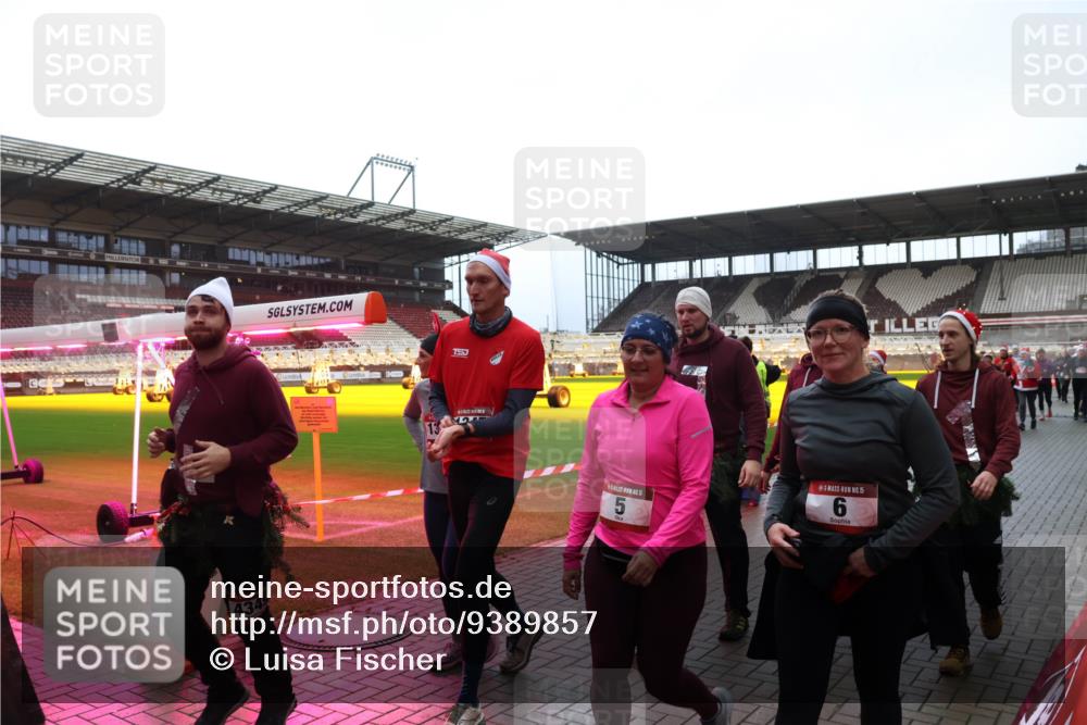 07.12.2025 - St. Pauli X-Mass-Run No. 15 Luisa Fischer http://msf.ph/oto/9389857 07.12.2025 12:07:19 Ziel 434, 15, 15, 6, 276, 339, 345, 1347, 1351, 1580, 1583, 1844, 1846, 2415, 3251, 3262, 3456, 3689, 3692, 4017, 4018, 4033, 4143, 4217, 4219, 4222, 4314, 4328, 4342, 4345, 4346, 4360, 4361, 4390, 4403, 4404, 4416, 4725, 4783, 4784 meine-sportfotos.de
