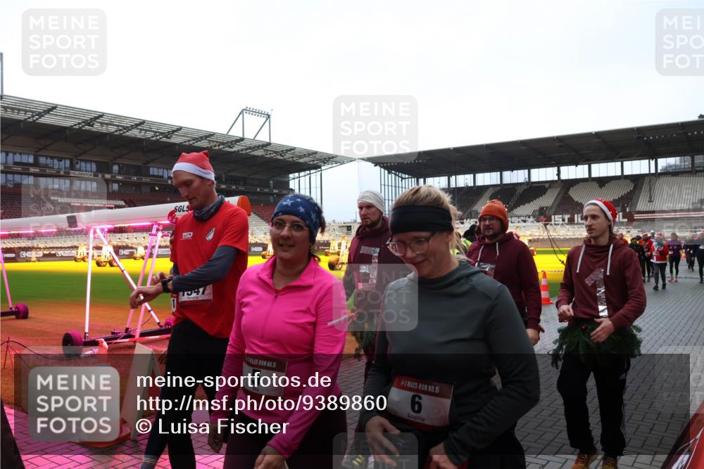 07.12.2025 - St. Pauli X-Mass-Run No. 15 Luisa Fischer http://msf.ph/oto/9389860 07.12.2025 12:07:19 Ziel 15, 704, 15, 5, 15, 6, 276, 339, 345, 1347, 1351, 1580, 1583, 1844, 1846, 2415, 3251, 3262, 3456, 3689, 3692, 4017, 4018, 4033, 4143, 4217, 4219, 4222, 4314, 4328, 4342, 4345, 4346, 4360, 4361, 4390, 4403, 4404, 4416, 4725, 4783, 4784 meine-sportfotos.de
