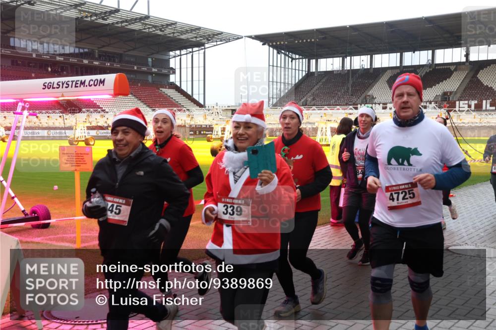 07.12.2025 - St. Pauli X-Mass-Run No. 15 Luisa Fischer http://msf.ph/oto/9389869 07.12.2025 12:07:27 Ziel 5, 45, 5, 339, 84, 15, 4725, 276, 339, 345, 1580, 1583, 1844, 1846, 1958, 3251, 3262, 3456, 3689, 3692, 4017, 4018, 4033, 4143, 4238, 4314, 4328, 4342, 4345, 4346, 4360, 4361, 4390, 4403, 4404, 4416, 4725, 4783, 4784 meine-sportfotos.de